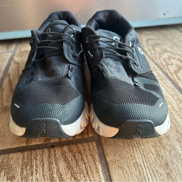 OnCloud 5 Slip On Bungee Lace Running Shoes Casual Workout Black White Mens 10.5 - Picture 5 of 8